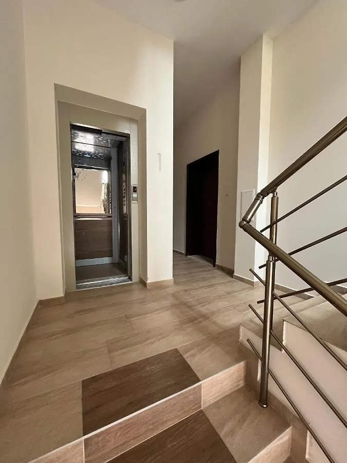바르나 Enchev House 아파트